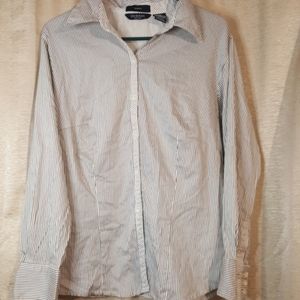 Pin striped buttoned long sleeve button down